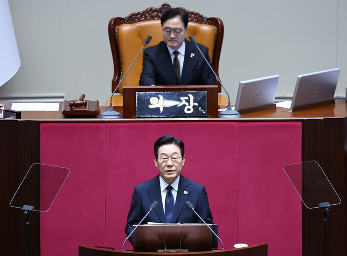 이 <b>대통령</b> “국민이 낸 728조 예산…한 푼도 허투루 쓰지 않겠다”