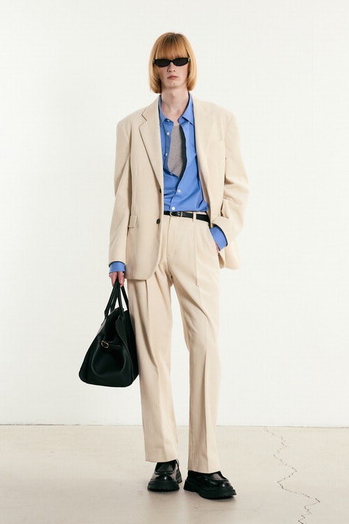 젠틀맨의 상징 슈트 핏, 일상룩으로 돌아왔다