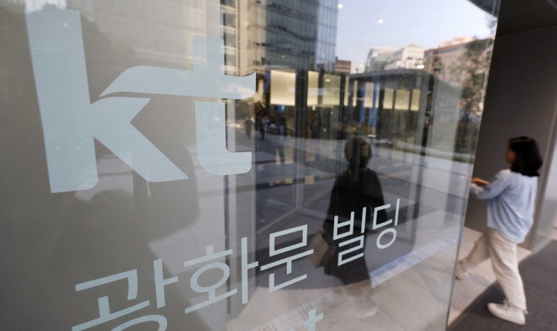 모든 펨토셀 인증서 똑같아…KT, 총체적 부실