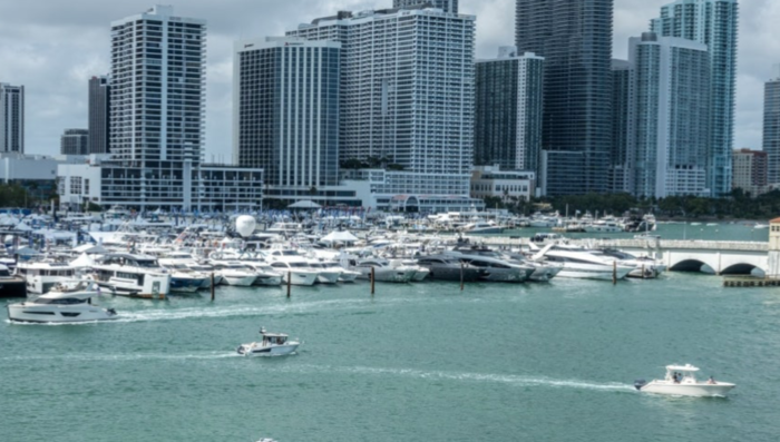 마이애미 해변의 고층건물과 요트(기사와 관련없음). [EPA=연합뉴스]