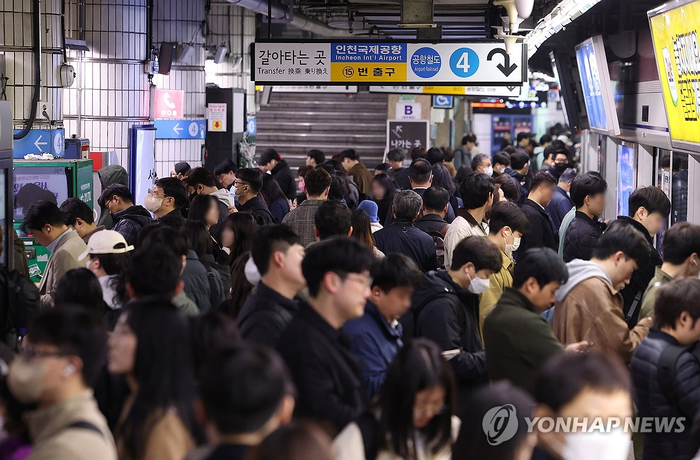 “수능 전날 굳이 이래야 되나”…<b>서울</b> <b>버스</b> 12일 파업 예고