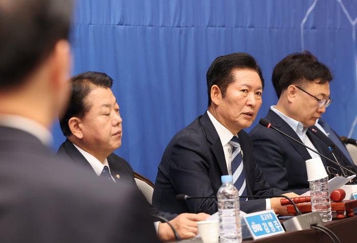 정청래 “윤 <b>정부 자산매각</b>은 매국…이승만 독재정권 작태와 비슷”