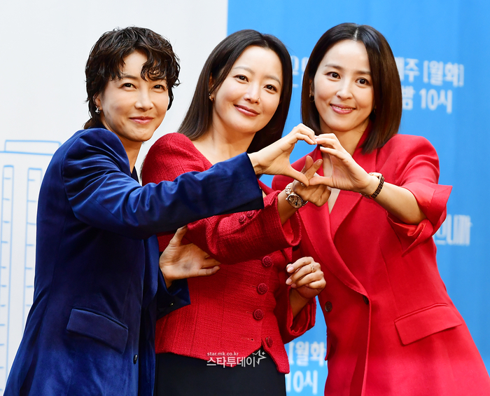 [포토] 김희선·한혜진·진서연, ‘<b>다음생은 없으니까</b>’로 뭉쳐요