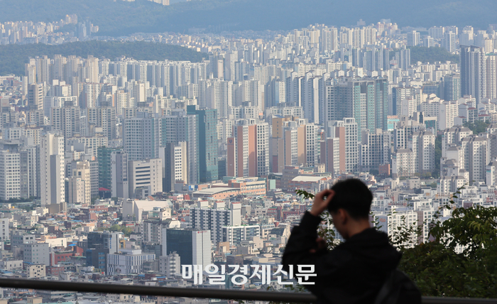 내년 공시가율 일단 ‘동결’…서울 집 보유세는 확 뛴다