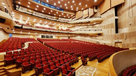 < 평택아트센터 대공연장 / 사진 제공 : 담디자인건축 >