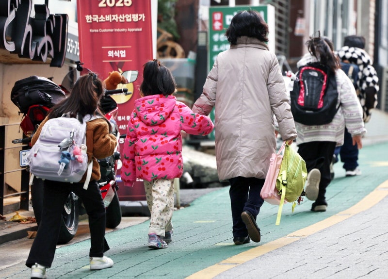 빵으로 끼니 때운 아이들 …"누구를 위한 파업인가요"