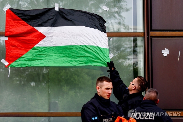 시리아 출신 남성이 독일 귀화한 다음날 하마스 찬양 글을 인터넷에 썼다가 국적이 박탈됐다. [사진출처 = 연합뉴스]