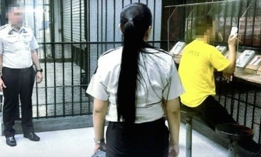 <b>교도소</b>에 女모델 2명 부르더니…체포된 중국 거물 ‘<b>성매매</b>’에 <b>태국</b> 발...