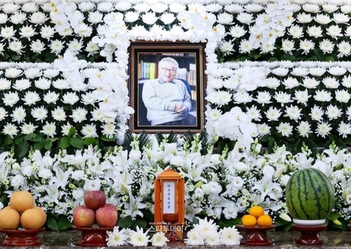 “박술녀가 지은 수의 입고 영면”…고 <b>이순재</b>, 오늘 입관식