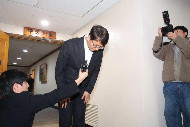 고객 신고 뒤에야 인지한 쿠팡 … 정보 빼간 中직원은 '협박 메일'