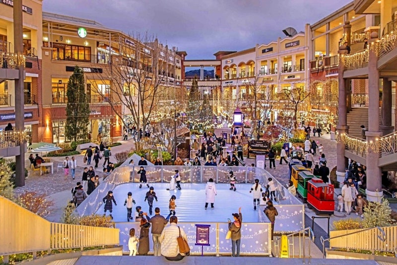 신세계사이먼 프리미엄 아울렛, 쇼핑하고 크리스마스 즐기고 … '겨울왕국'으로 변신한 아울렛