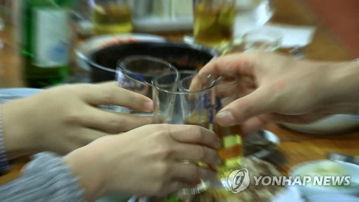  회식 장면.이 사진은 본 기사와 직접적인 관련 없음.[연합뉴스]