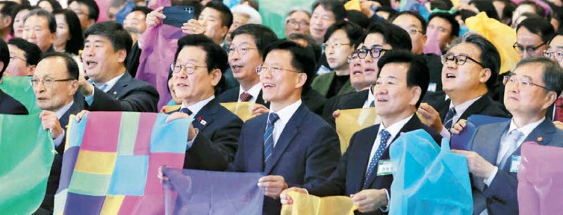 李 "내란사태 덮고 가는건 통합 아냐"