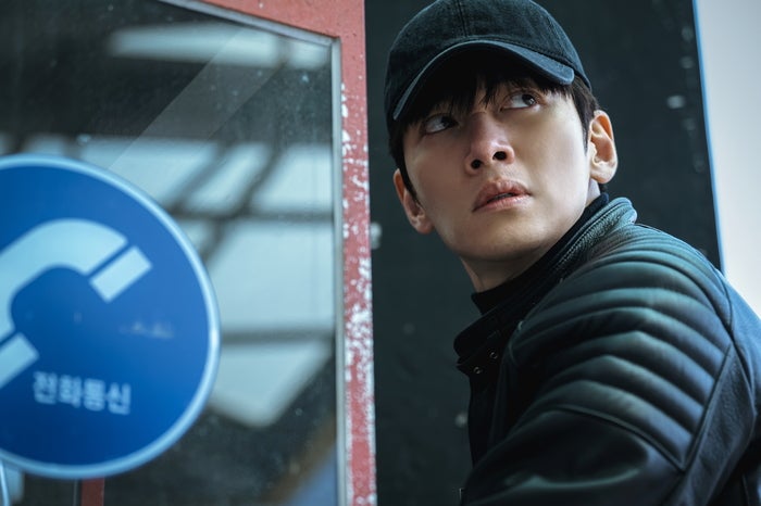 ‘K-톰 크루즈’ <b>지창욱</b>…액션으로 뒤흔든 ‘<b>조각도시</b>’ [多리뷰해]