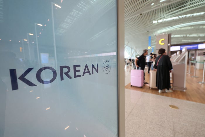 “연봉만 3천만원 차이, 어떻게 합쳐요?”...대한항공·아시아나 결합 ‘뇌관’