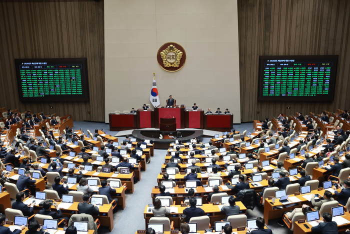 민주 “<b>사법개혁안 연내 처리</b>” 국힘 “총력 저지”…연말 극한 대치 예...