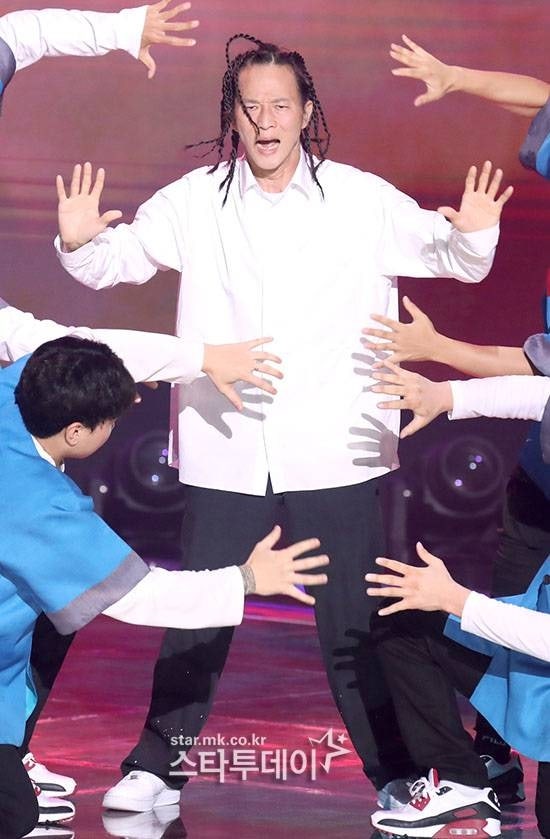 ‘비보이 신화’로 불리는 팝핀현준은 국내 스트리트 댄스와 팝핀 댄스를 상징하는 인물이다.