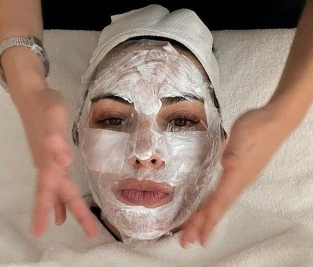  미국 유명 인플루언서 킴 카다시안이 한국을 방문해 피부과 시술을 받은 사진을 인스타그램에 공개했다.[킴 카다시안 인스타그램 캡처]