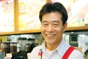 1000원짜리 ‘영철버거’를 고려대 명물로 일궈낸 이영철씨가 별세했다. 향년 58세. [연합뉴스]