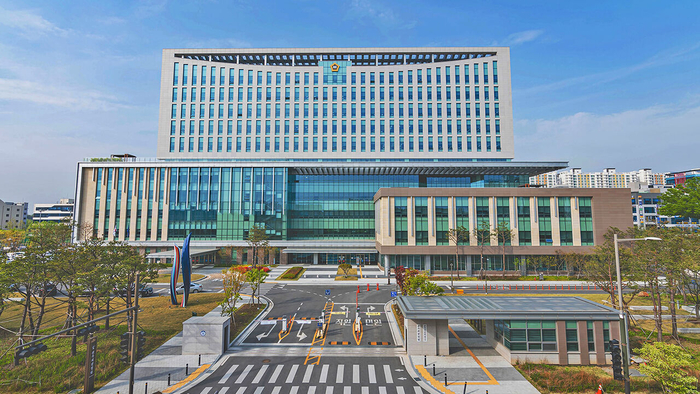 30대 남자, 폭행 피해 여친 창밖으로 떨어뜨려 사망…징역 4년 확정