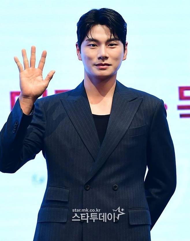 <b>이이경</b> 측 “‘놀뭐’ 하차에 <b>유재석</b> 언급한 적 없다”[전문]