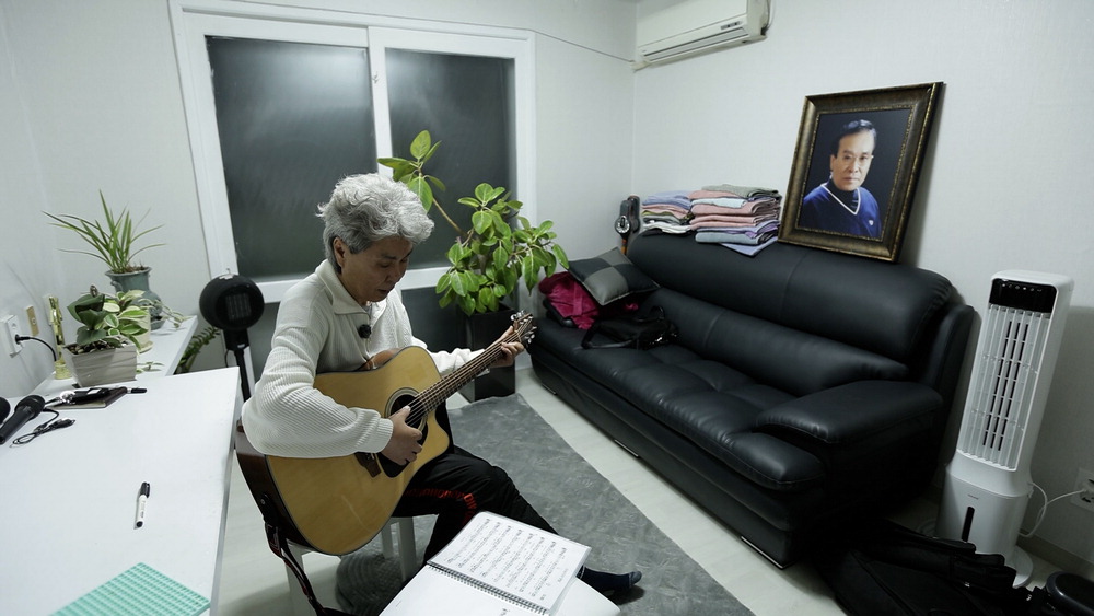 [MBN] 헤어진 생모 찾는 가수 배동진