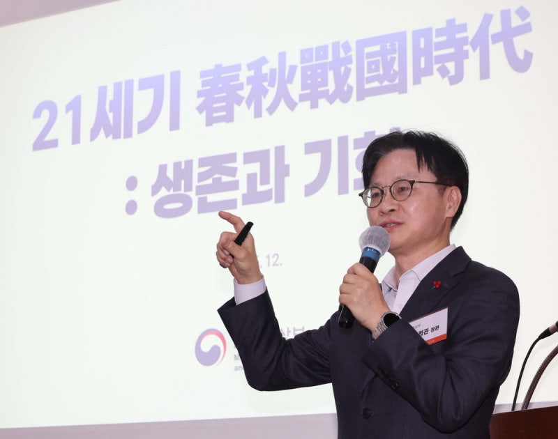 "中제조업 이미 韓 앞질러…뼈를 깎는 AI 전환만이 살길"