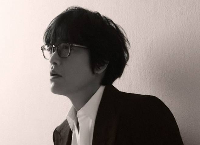 “비로소 떠나보냈다”…<b>김동률</b>, 고 <b>서동욱 1주기</b>에 음악으로 남긴 이별