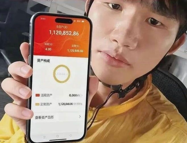  중국에서 5년간 배달 일을 하며 3억원을 벌어 2억원 넘게 저축한 20대 배달 기사.[웨이보 캡처]