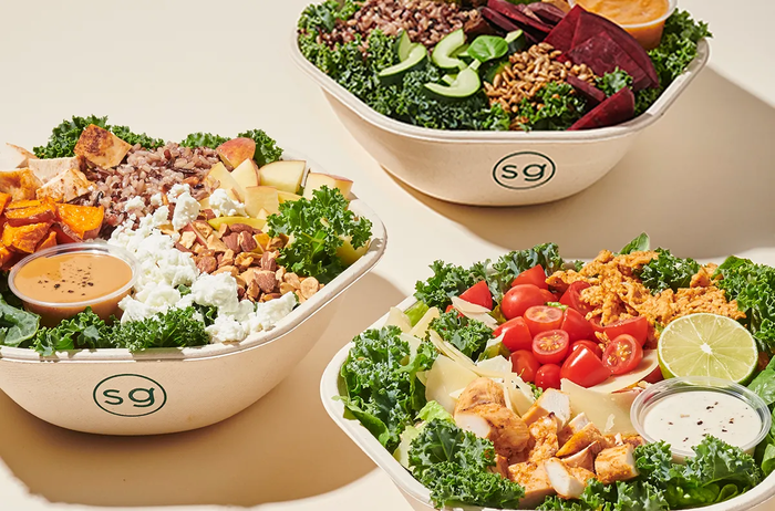  보울 형태로 제공되는 스위트그린 음식