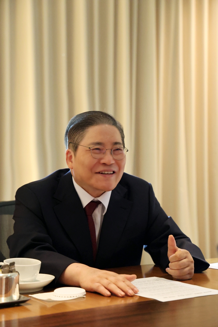  소강석 새에덴교회 담임목사가 매일경제와의 인터뷰에서 성탄절의 의미에 대해 밝히고 있다.<새에덴교회>