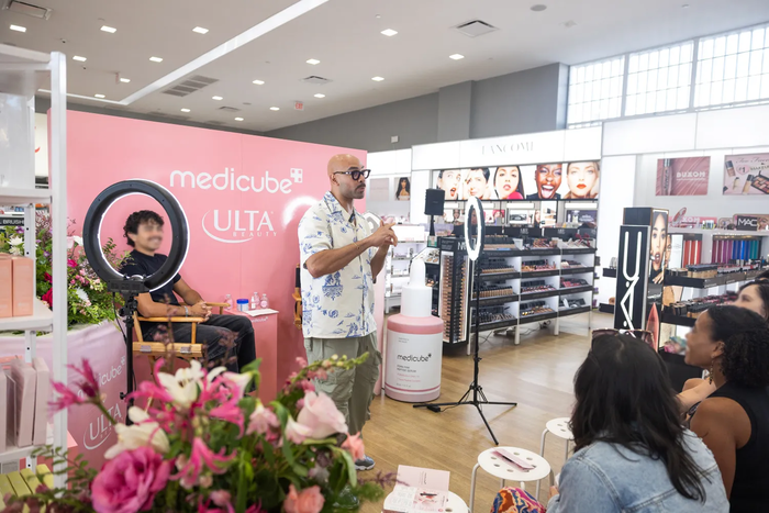  미국 울타 뷰티 웨스트우드 빌리지점에 입점한 에이피알 뷰티 브랜드 메디큐브.[사진=에이피알]