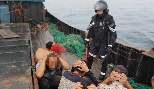  불법조업 중국어선 나포 자료 사진 [연합뉴스]