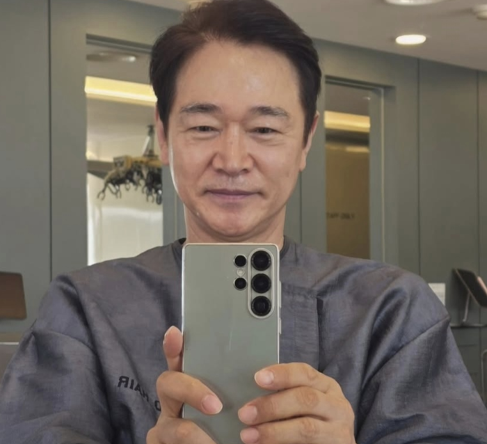 [단독] “마지막 순간까지 멈추지 않고 있다”…정보석, 코스맥스 손잡고 ‘뷰티’ 브랜드 출시