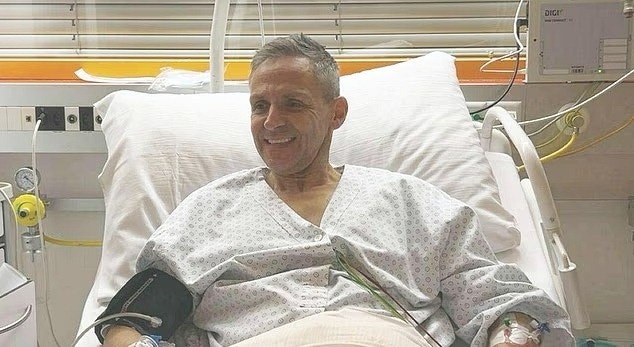 "아빠 도와줘" 10대 딸 전화에 … 불구덩이서 학생들 맨손 구조