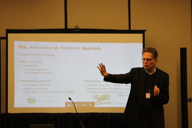 "경제위기 반복될 수밖에 … 정책 능력이 국가 명운 가를것"