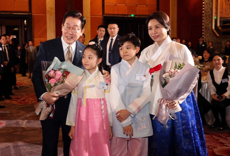 中 장관급이 李 영접 … 한중관계 복원 의지