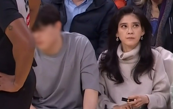  NBA 관람하는 이부진과 아들.[사진출처 = SNS]