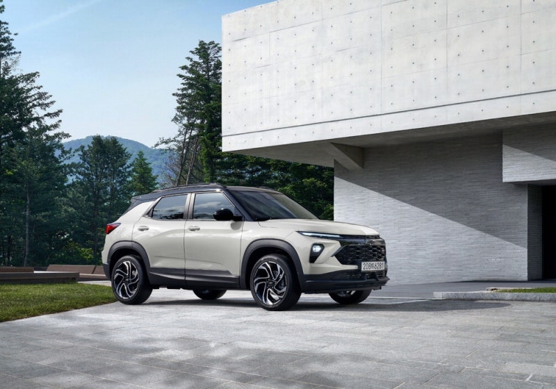 "눈길이네, 그럼 사륜 구동으로" 버튼만 꾹 누르면 바로 바뀌네