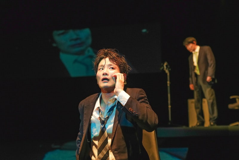 TV 요금 고지서에서 시작된 부조리극