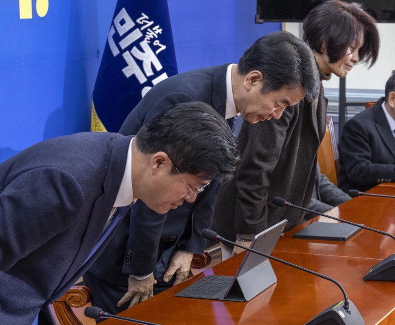 공천헌금 의혹에 고개 숙인 與 "심려끼쳐 사과"