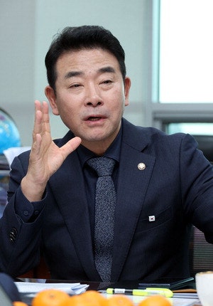 "민생회복·도약 위해 추경 적극 건의할 것"