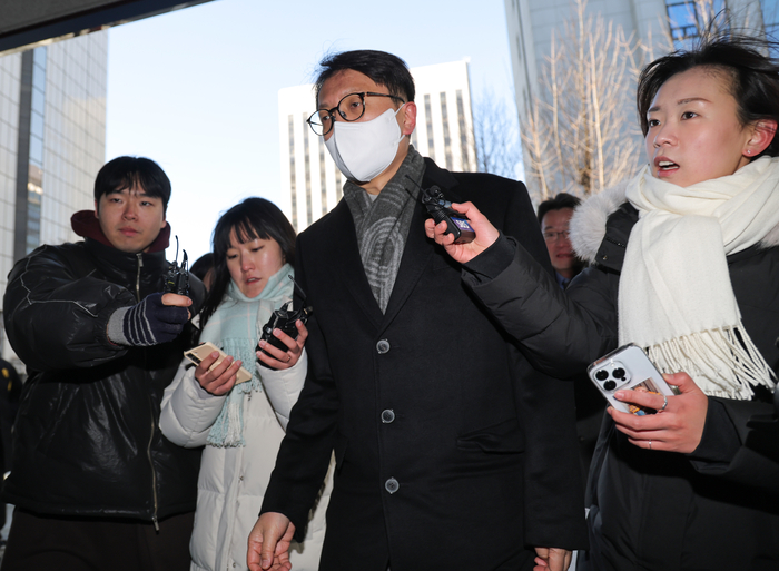  박대준 전 쿠팡대표가 8일 경찰 조사를 받기 위해 서울경찰청 마포청사에 참고인 신분으로 출석하고 있다.[연합뉴스]