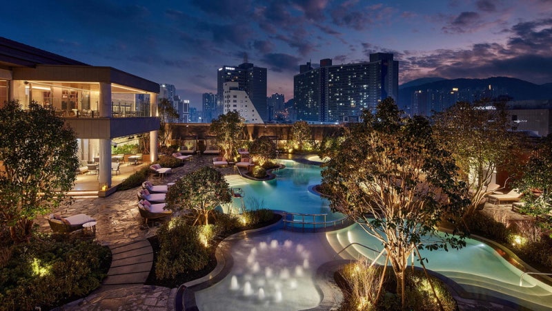 부산 외국인 최애 핫플 '롯데호텔'…서면을 바꿨다