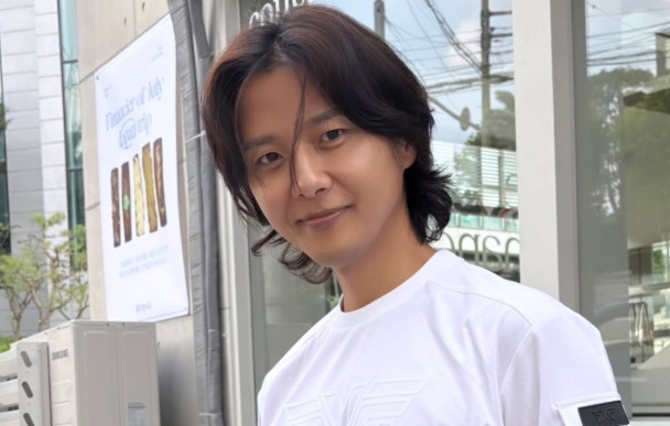  가수 김현성이 성인 아토피로 일상에 어려움을 겪고 있다고 고백했다.[사진출처 = 인스타그램]