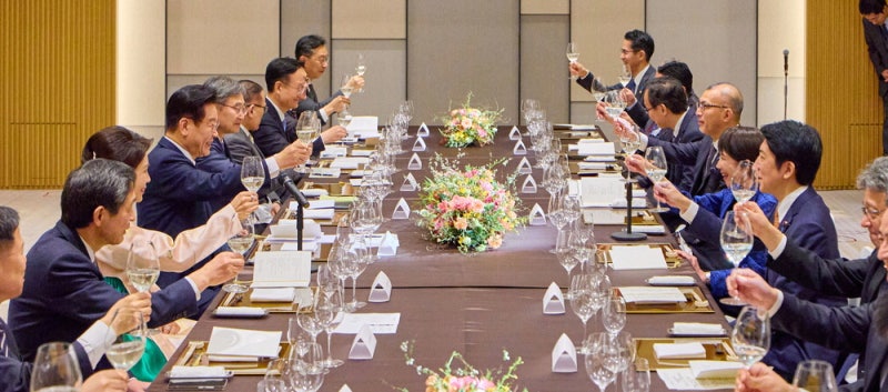 李 "한일 새로운 60년 원년"… 다카이치 "北 비핵화 긴밀협력"