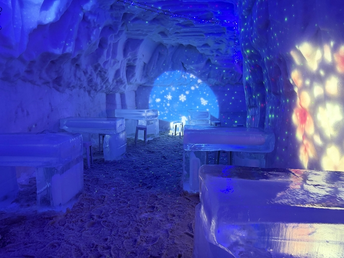 입춘에도 끝나지 않은 겨울, 거대 눈조각상 들어선 태백산 눈축제 가보니