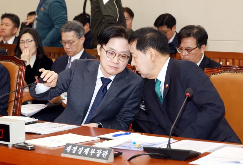 與野 대치에 … 對美투자특별법 특위, 첫날부터 파행