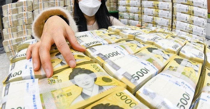 주식으로 돈 좀 벌었다는 큰 아버지...“그래서, 삼성전자 말고 뭐 담았는데요?”