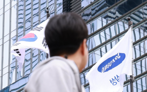 [단독] “저희도 퇴직금 더 받아야겠습니다”...삼성전자 전직원 40명 또 소송